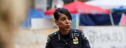 美国反白人至上反了2个多月后，黑人警长辞职